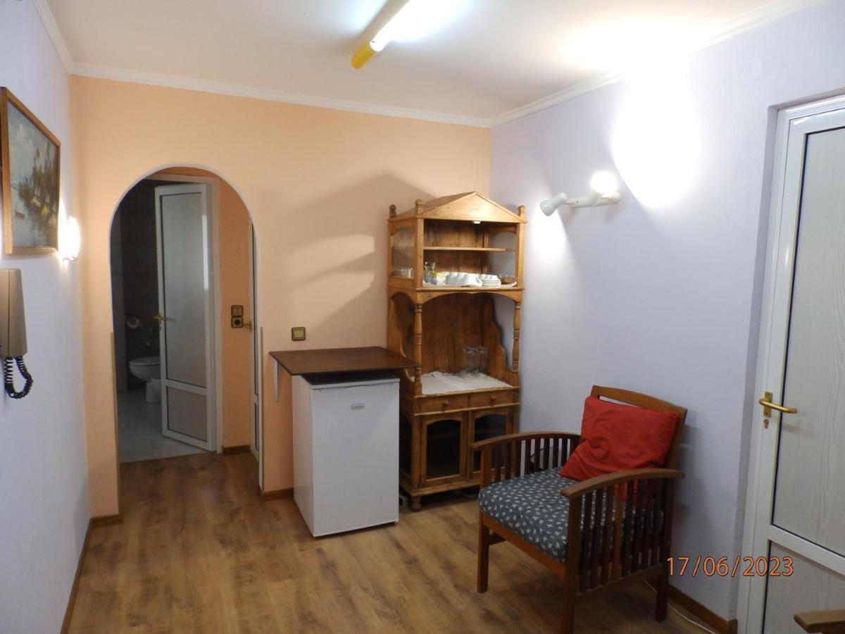 Muses Apartments Eretria  Luaran gambar